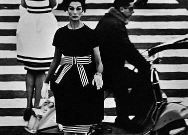 Piazza di Spagna, Simone + Nina, Rome (Vogue), April 1960 by William Klein